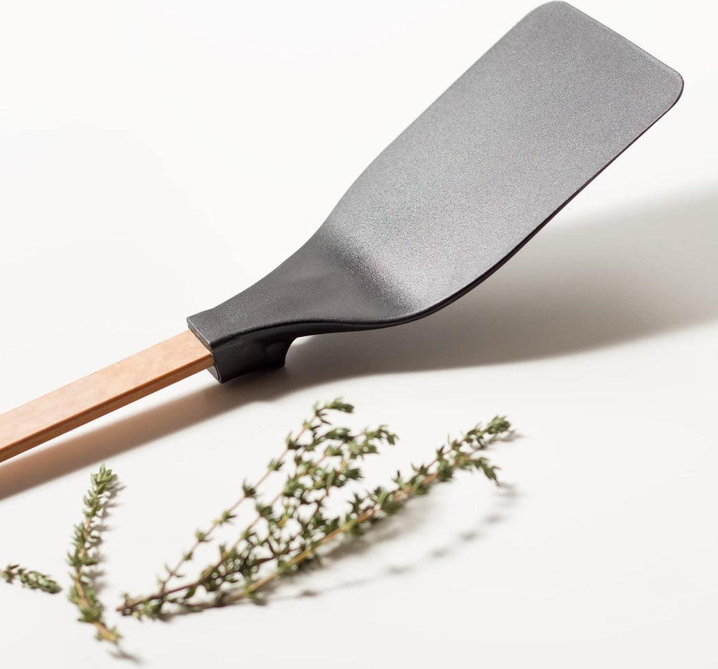 Epicurean - 15" Gourmet Series Utensils, Large Turner, Natural + Black with 1/4" Profile - 016-302010320