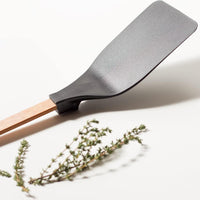 Epicurean - 15" Gourmet Series Utensils, Large Turner, Natural + Black with 1/4" Profile - 016-302010320