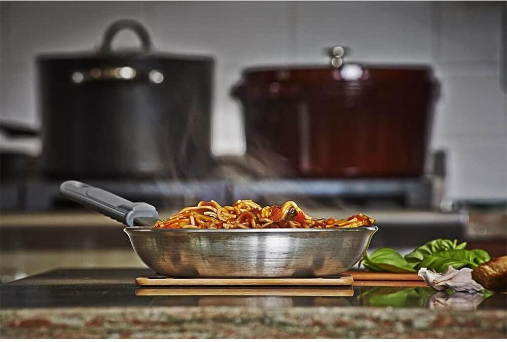 Epicurean - 7" × 7" Trivets, Natural/Black with 3/16" Profile - 010-07070103