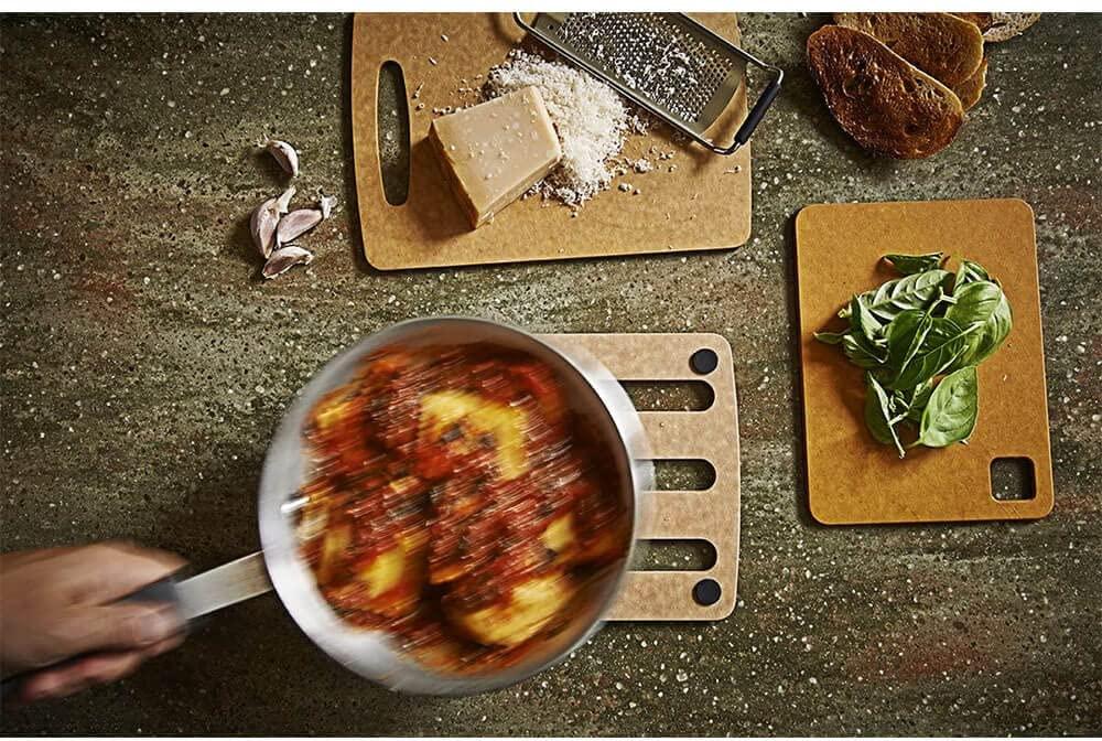 Epicurean - 7" × 7" Trivets, Natural/Black with 3/16" Profile - 010-07070103