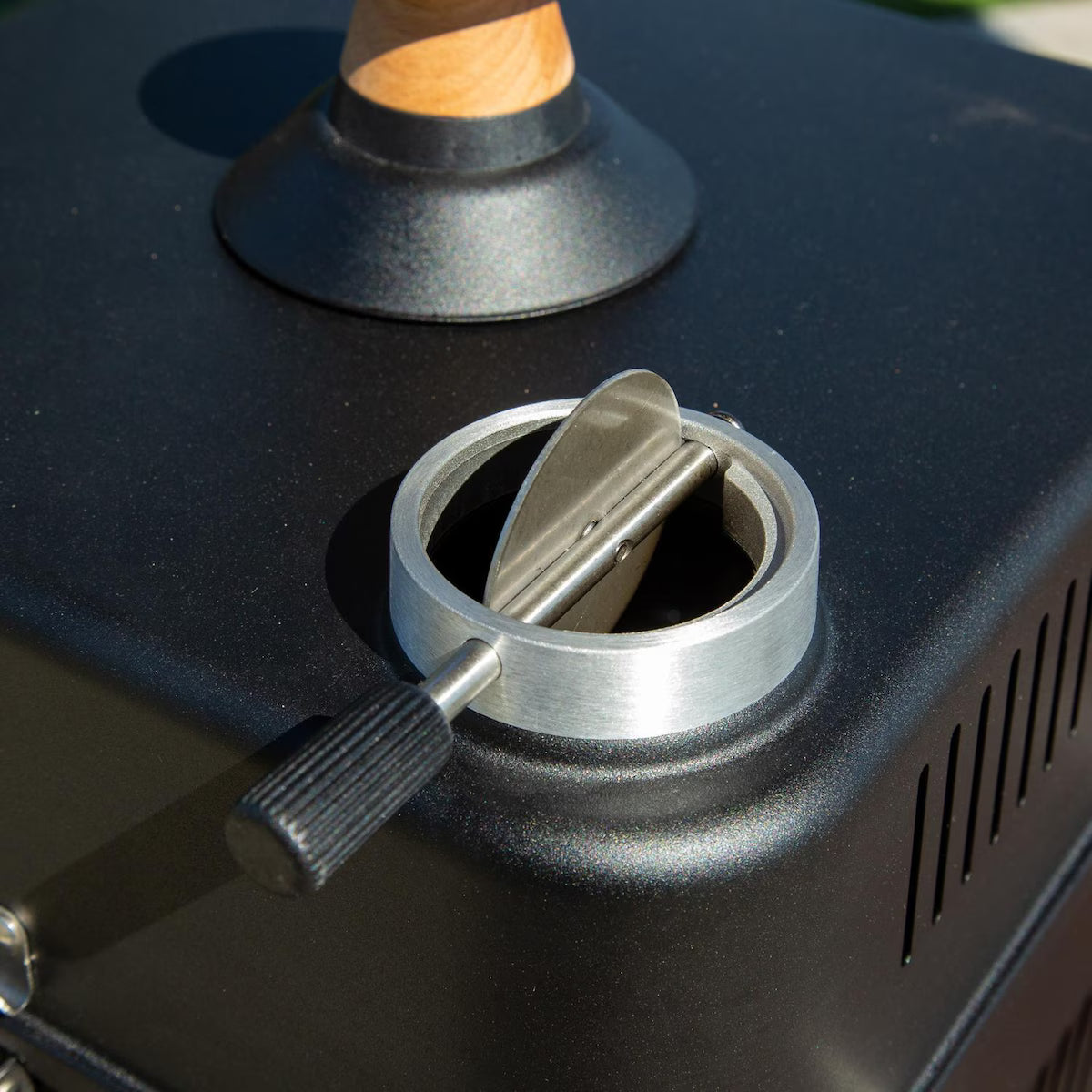 Everdure - Cube Proflame 360 Matte Black BBQ Gas Grill - HBECUBEG3B