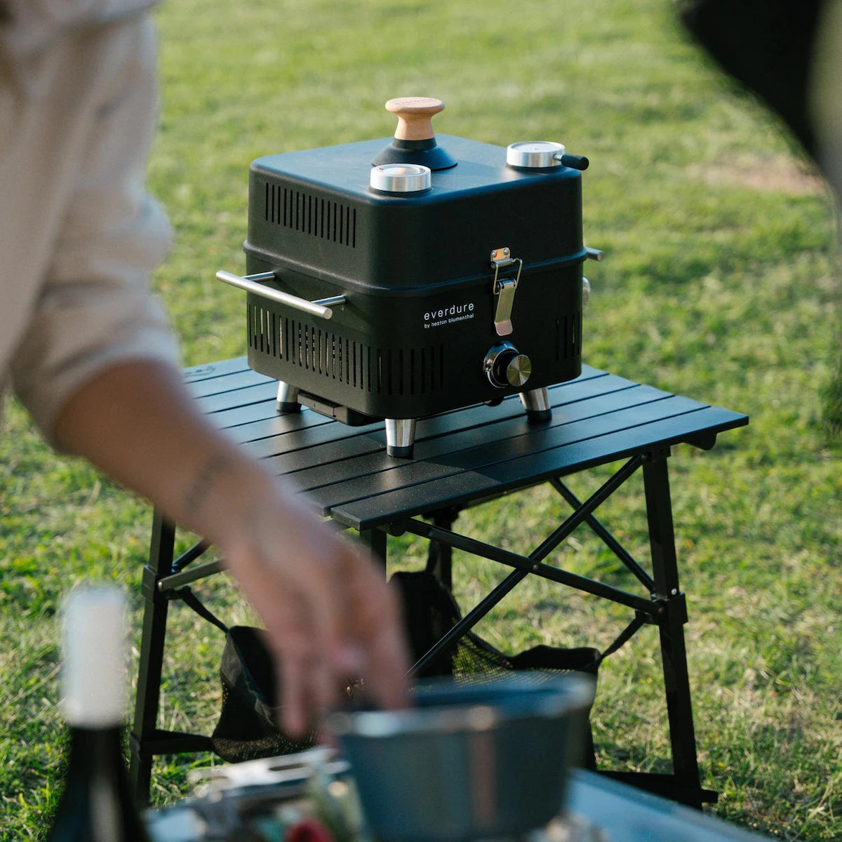 Everdure - Cube Proflame 360 Matte Black BBQ Gas Grill - HBECUBEG3B