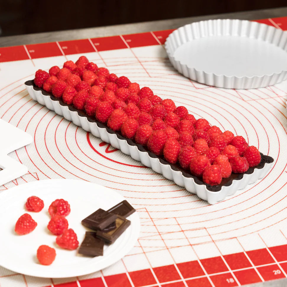 Fat Daddio's - 11" x 1" Aluminum Anodized Removable Bottom Fluted Tart Pan - PFT-11