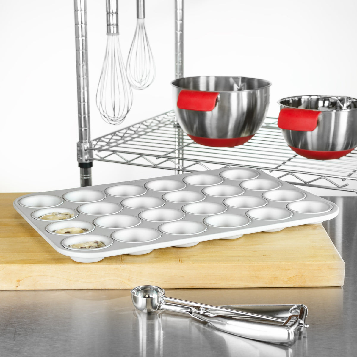 Fat Daddio's - 4" Aluminum Anodized Mini Fluted Baking Mold Pan - MFN-FMC