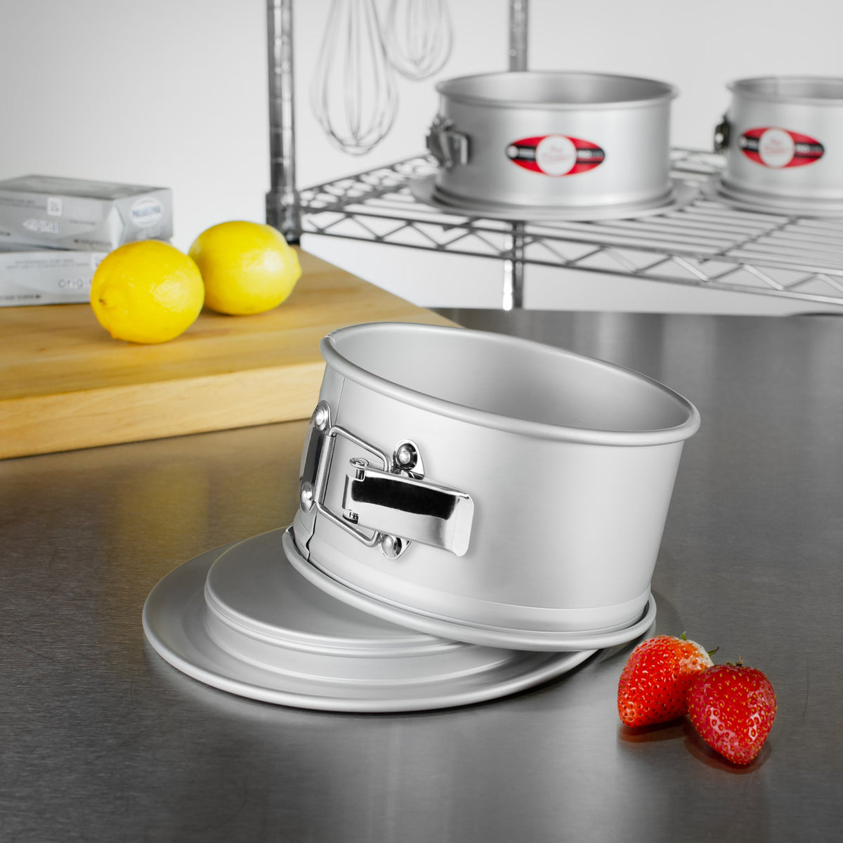Fat Daddio's - 6" x 3" Aluminum Anodized Round Springform Cake Pans - PSF-63