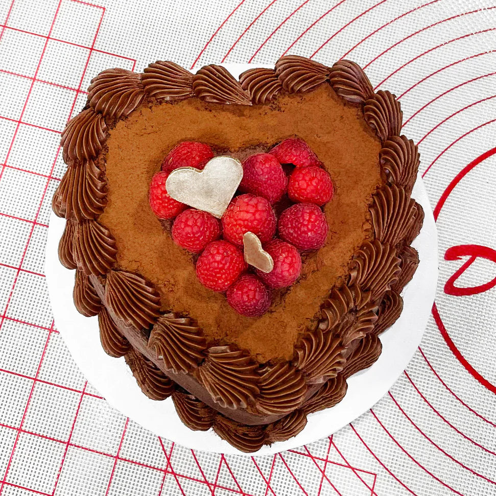 Fat Daddio's - 8" x 3" Aluminum Anodized Removable Bottom Heart Cake Pan - PHT-L83
