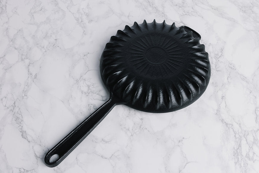 FireUp - 10" Black Skillet With Lid - FC009