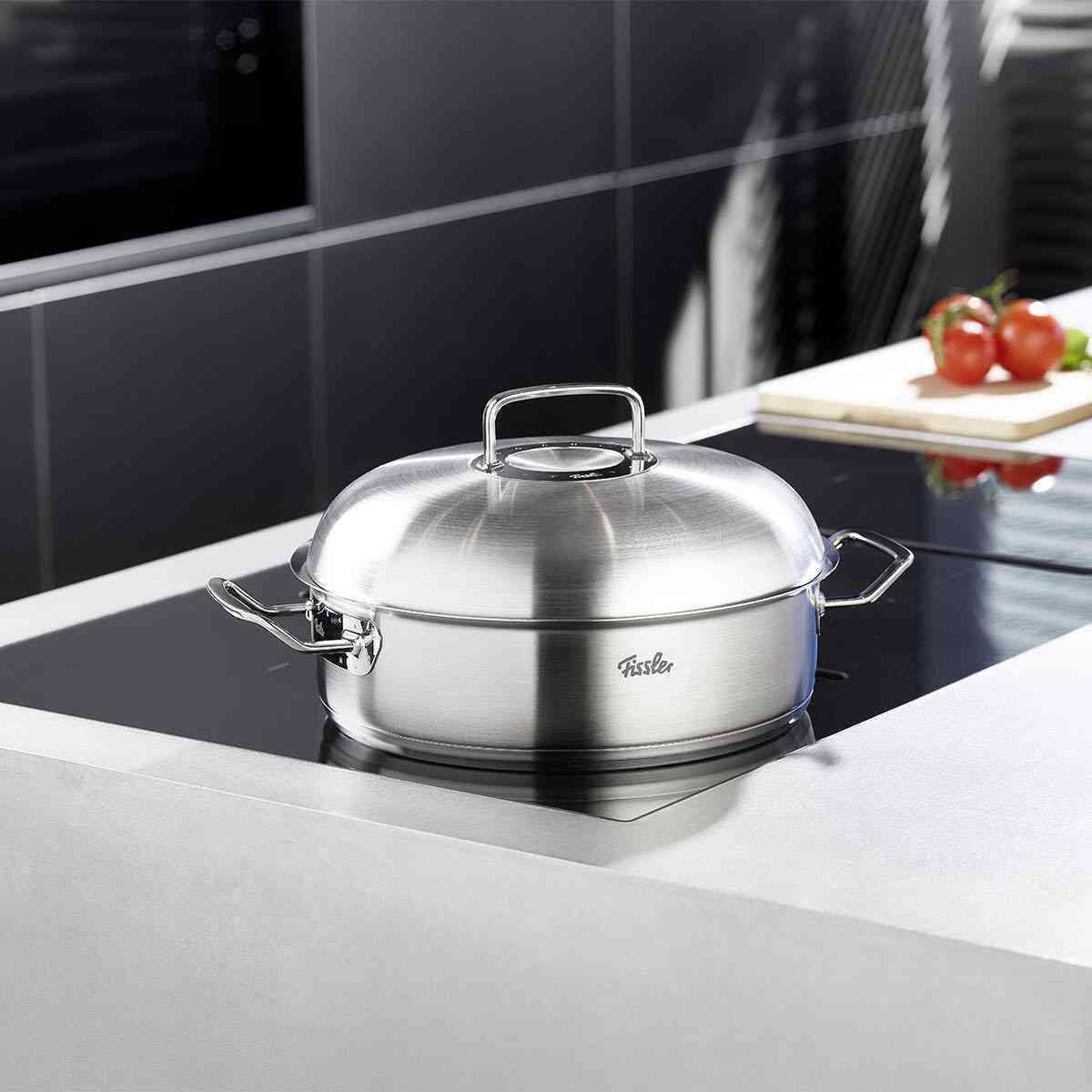 Fissler - 5.1 QT Original-Profi Round Roaster With Domed Lid - 084-588-28-0000