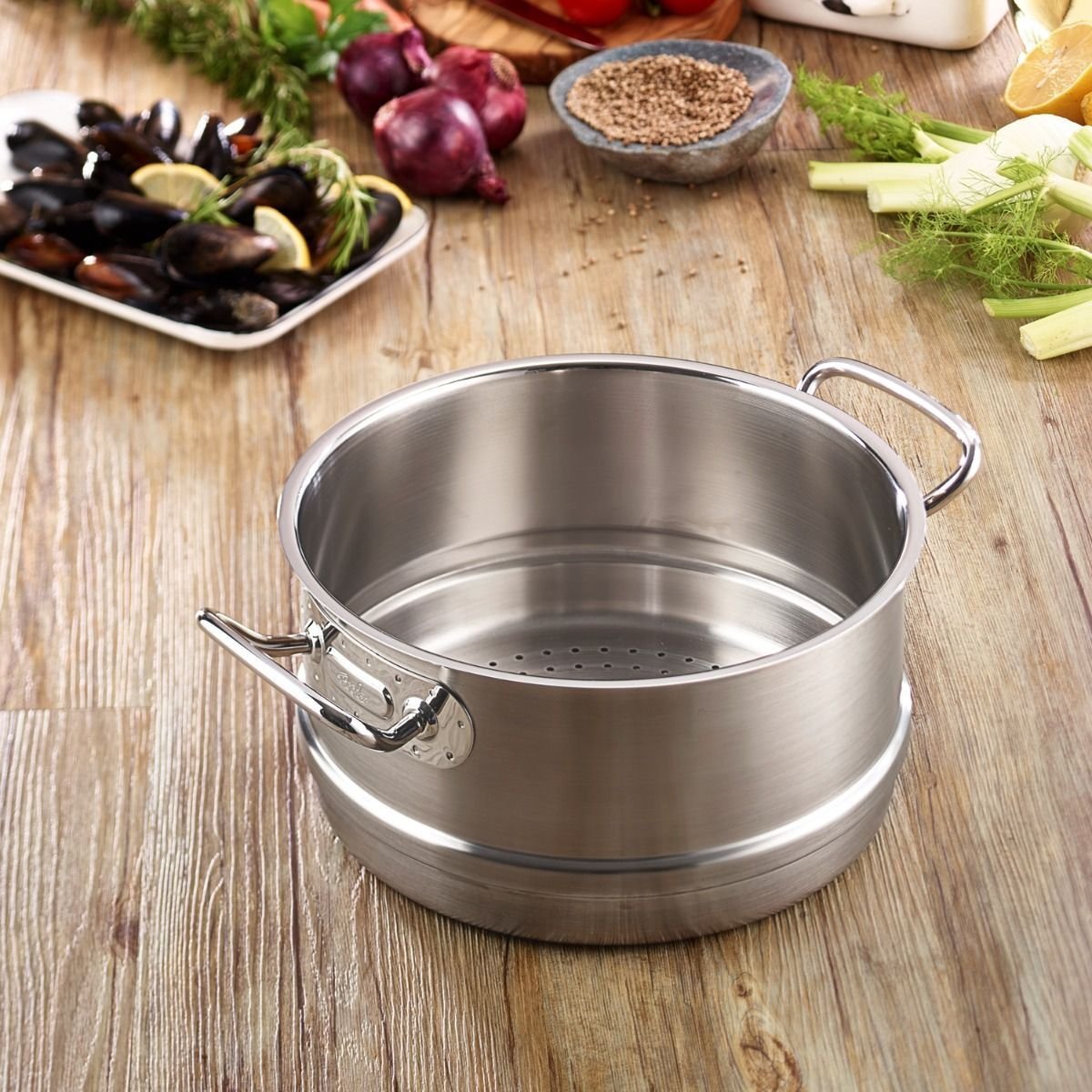 Fissler - 8" Original-Profi Steamer Insert - 084-788-20-0000