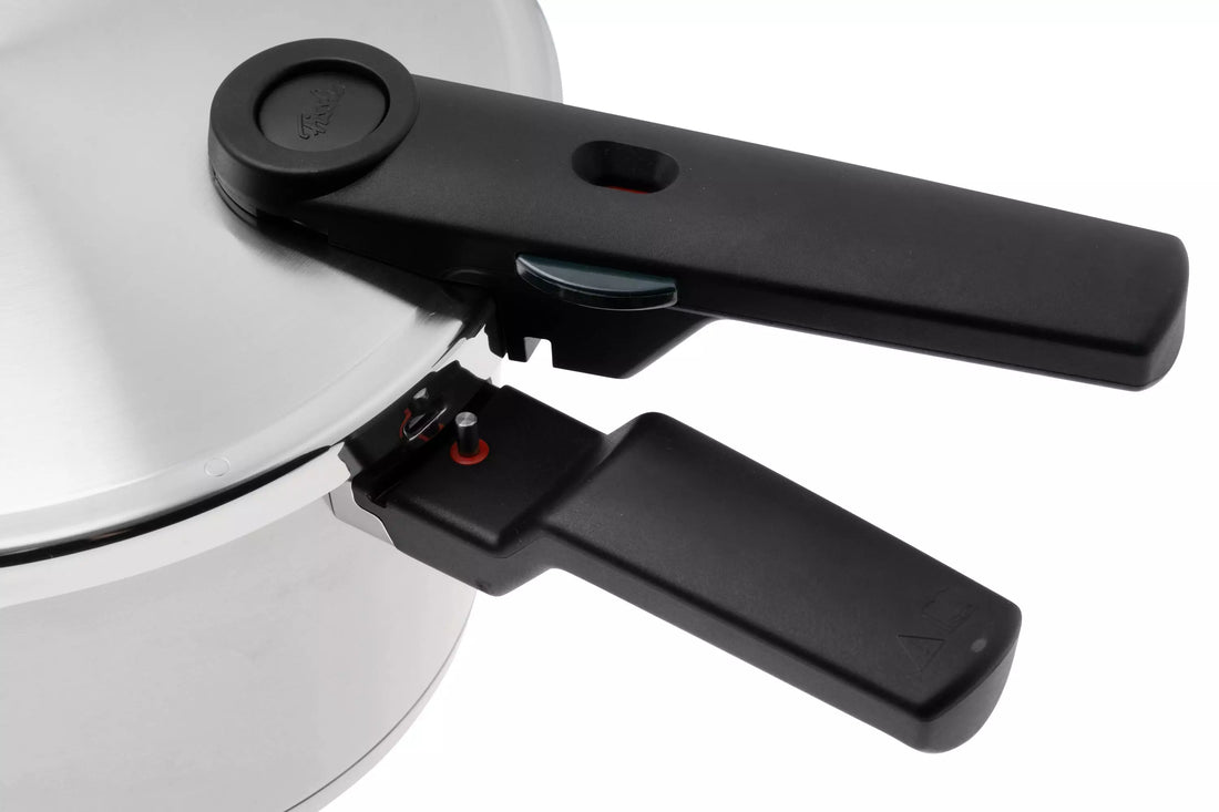 Fissler - Vitaquick® Premium 2 Pcs set, 2.6 Quart Pressure Skillet Set and 4.8 Quart Pressure Cooker - 602-410-11-0000