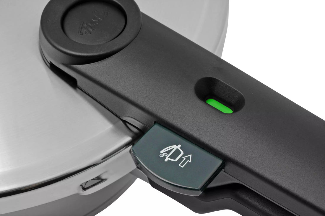 Fissler - Vitaquick® Premium 2 Pcs set, 3.7 Quart and 6.3 Quart Pressure Cooker plus Glass Lid - 602-410-13-0800