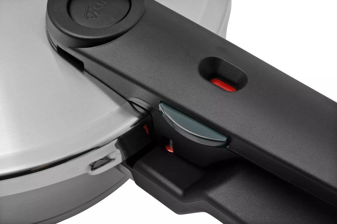 Fissler - Vitaquick® Premium 2 Pcs set, 3.7 Quart and 6.3 Quart Pressure Cooker plus Glass Lid - 602-410-13-0800