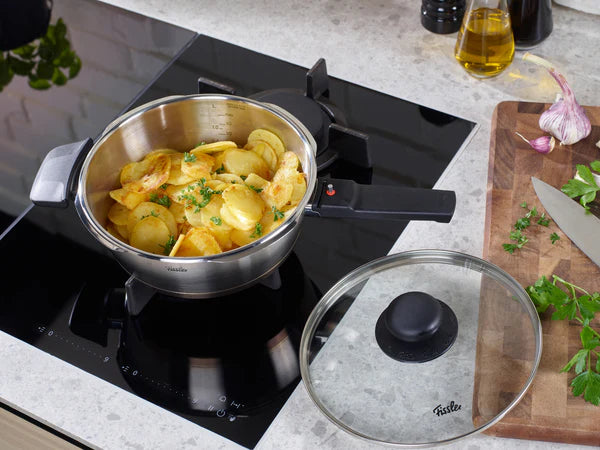 Fissler - Vitavit®Premium 2.6 Qt Pressure Skillet - 622-412-02-0000