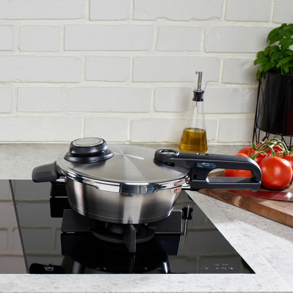 Fissler - Vitavit®Premium 2.6 Qt Pressure Skillet - 622-412-02-0000