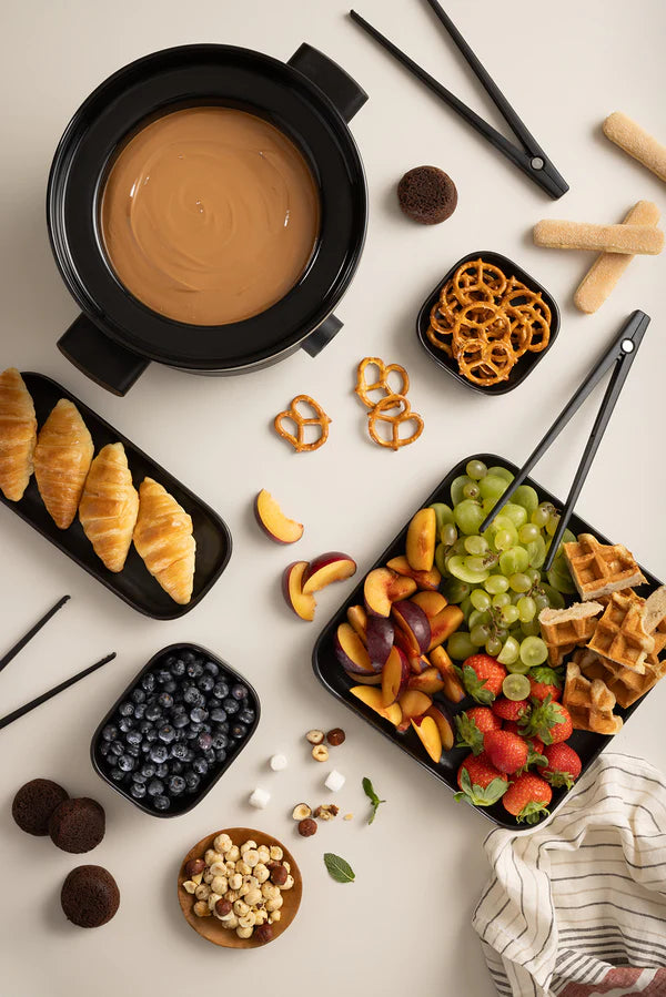 Fondussimo - Plastic Black Tongs, Pack of 2 - FDM4001