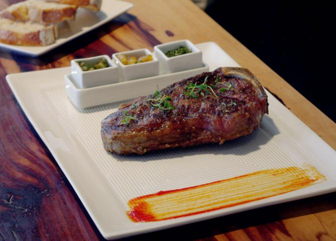 Front Of The House - 1 oz Square Catalyst Canvas Ramekin Super white, Pack of 24 - DSD034WHP24