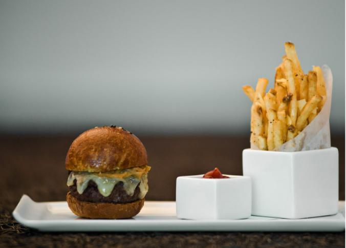 Front Of The House - 1 oz Square Catalyst Canvas Ramekin Super white, Pack of 24 - DSD034WHP24