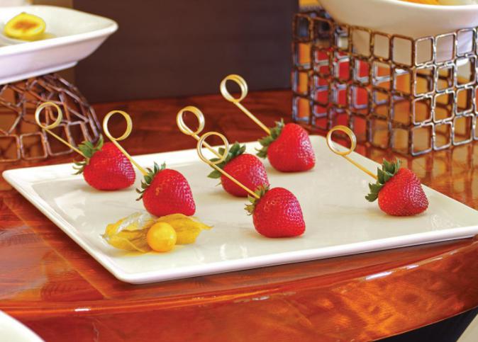 Front Of The House - Mod 12" Bright White Square Porcelain Plate, Pack of 4 - DOS005WHP21