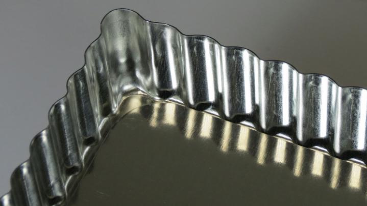 Gobel - 9" x 9" x 1" Tart LB Fluted Square Mold - 126810