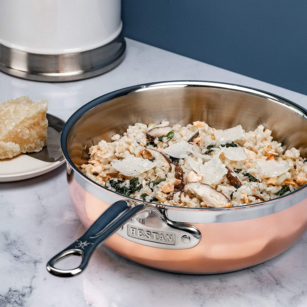 Hestan - 24 cm/3.5 QT Copper Bond Induction Copper Essential Pan with helper handle - 30566
