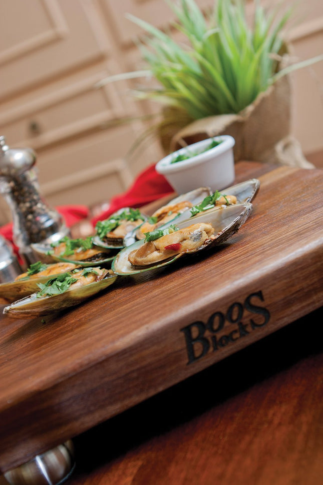 John Boos - 12" x 12" x 1.5" Gift Collection Walnut Cutting Board with Stainless Steel Feet- WAL-12SS