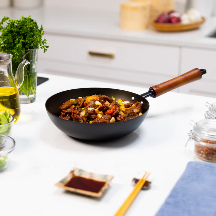 Joyce Chen - Classic Series 9.5" Black Carbon Steel Preseasoned Stir Fry Pan - J21-0509