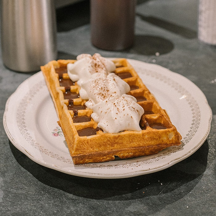 KRAMPOUZ - 4" x 13", 240 V Swivel Liège Waffle Maker - WECCIEAT