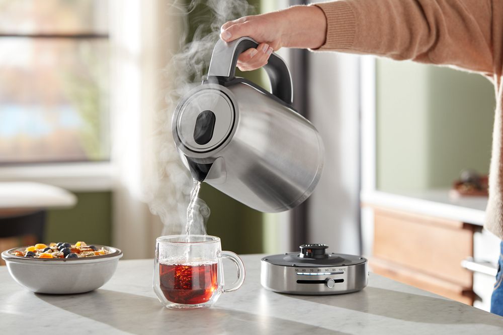 KitchenAid - 1.7 L Brushed Stainless Steel Electric Kettle - KEK1701SX