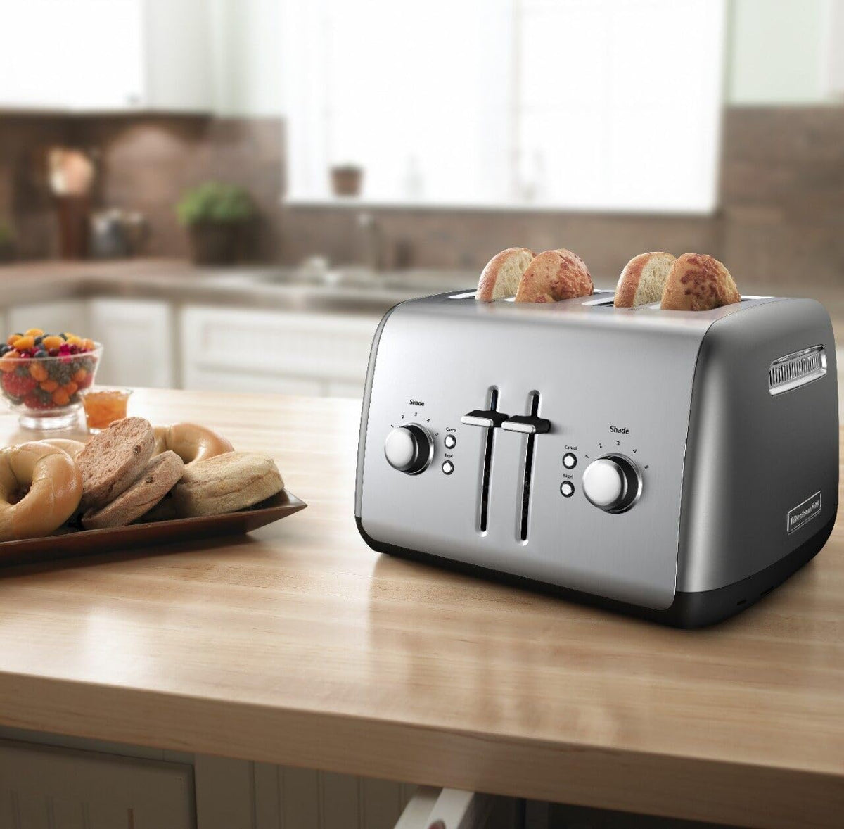KitchenAid - 4-Slice Contour Silver Toaster with Manual High-Lift Lever - KMT4115CU