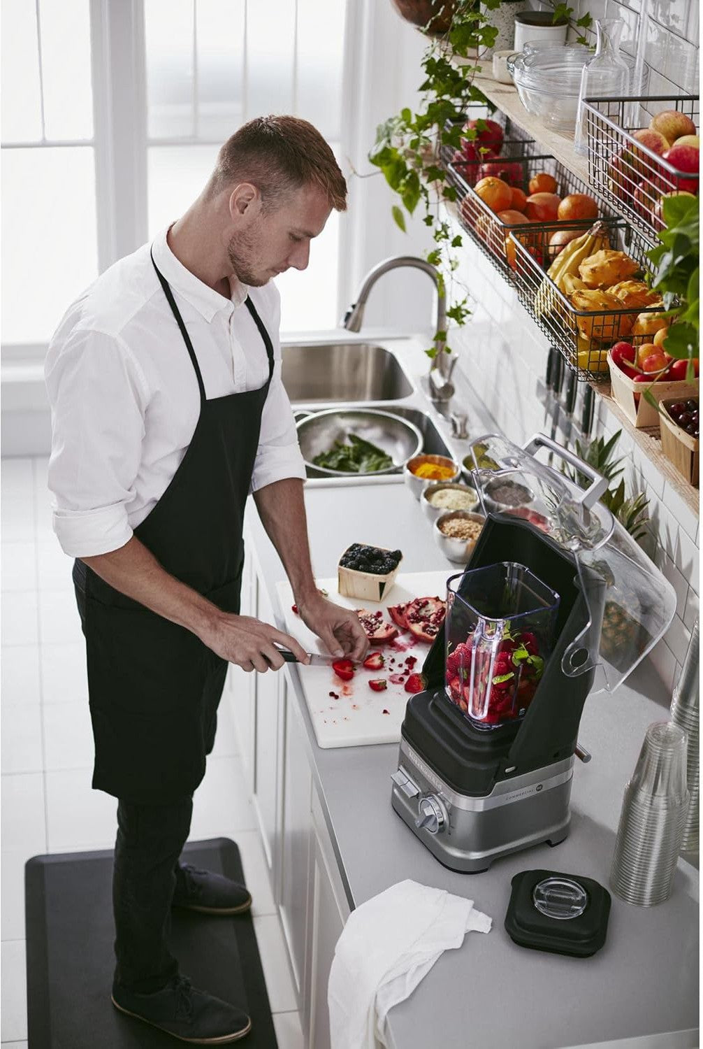 KitchenAid - 60 Oz Commercial NSF Contour Silver Enclosure Blender - KSBC1B2CU - DISCONTINUED
