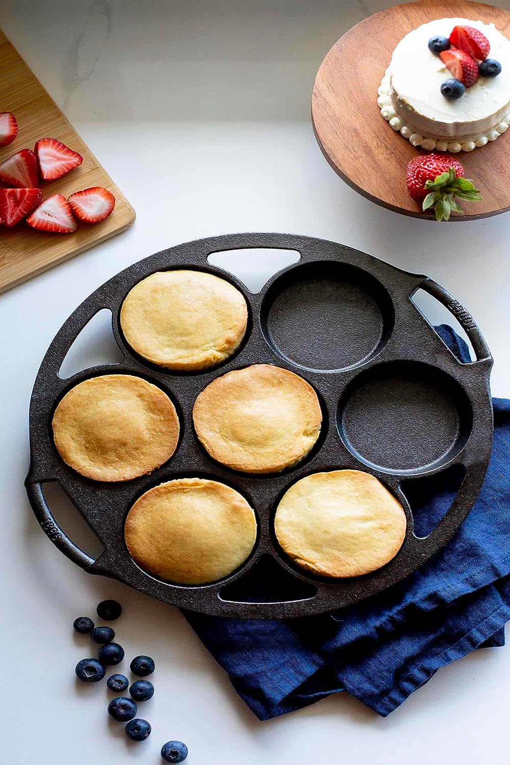 Lodge - Bakeware Mini Cake Pan - BW7MCPINT