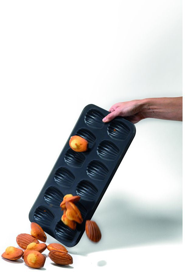 Louis Tellier - 15.55" Non-Stick Obsidian 12 Compartment Small Madeleines Baking Sheet - 464710