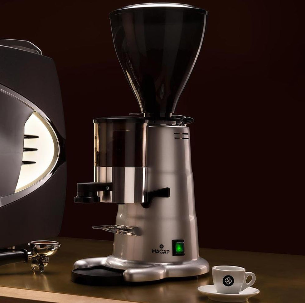 Macap - M7 Black Commercial Espresso Grinder with Traditional Doser & 75 mm Flat Burrs - BM7R118