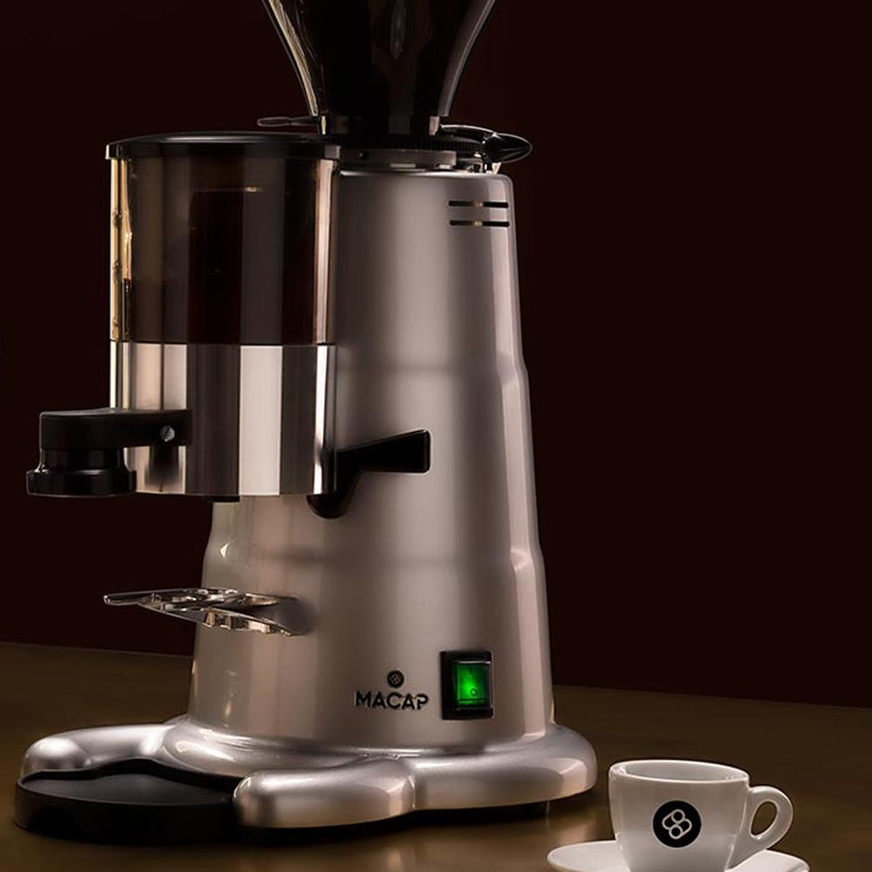 Macap - M7 Black Commercial Espresso Grinder with Traditional Doser & 75 mm Flat Burrs - BM7R118