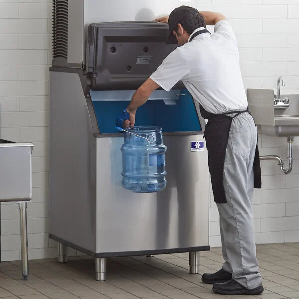 Manitowoc - 532 lbs D-Style Ice Storage Bin - D570