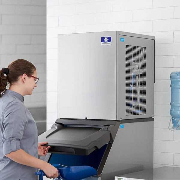 Manitowoc - Flake and Nugget Modular 120V 22" Air Cooled Nugget Ice Maker With 300 lbs Production Per 24 Hours - RNP0320A-161