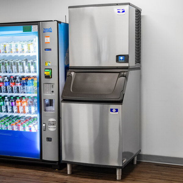 Manitowoc - Indigo NXT 208-240V 30" Water Cooled Full Dice Cube Ice Machine With 1078 lbs/24 Hr - IDT1200W-261