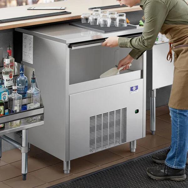 Manitowoc - Undercounter 120V 29" Air Cooled Flake Ice Machine With 400 lbs Production Per 24 Hours - UFP0350A-161