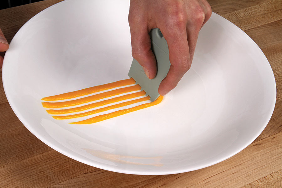 Mercer - 3.75" X 2.5" Graduated Square Notch Silicone Green Wedge Plating Tool - M35630