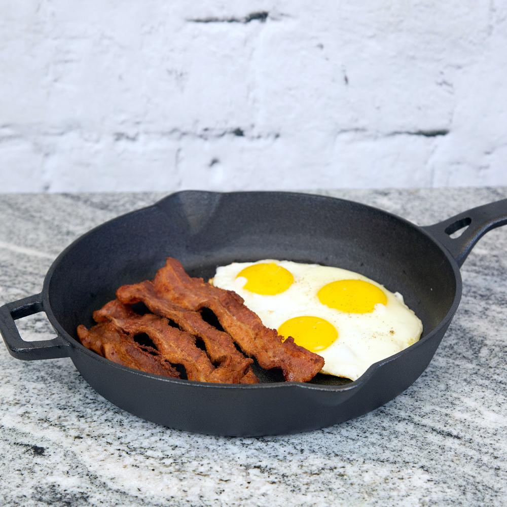 Meyer - 26 cm Cast Iron Fry Pan / Skillet with Bilingual Packaging - 48494