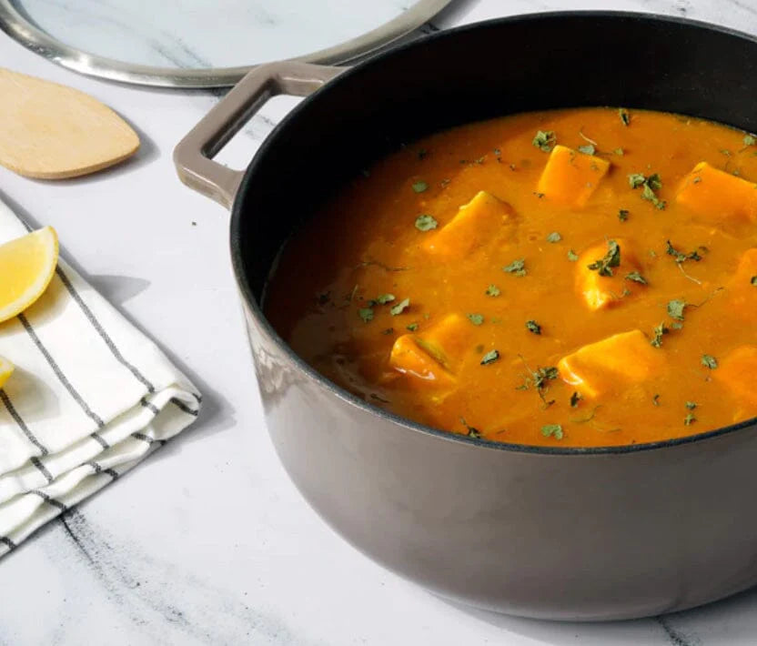 Meyer - 26 cm Grey Cast Iron Sauteuse With Glass Lid, Enamel Finish - 48604-C