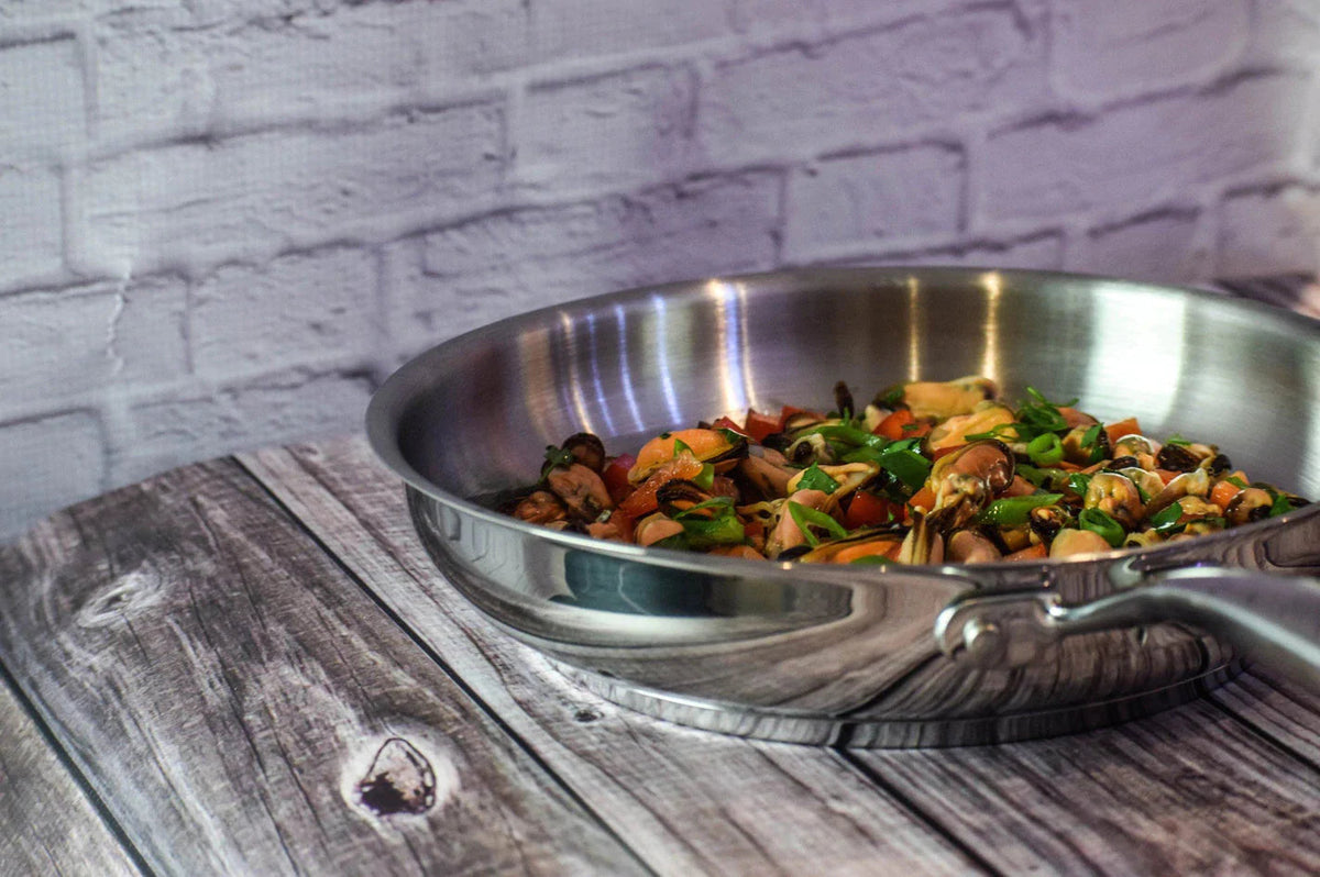 Meyer - 9.5" Accolade Stainless Steel Fry Pan 24 cm - 2214-24-00