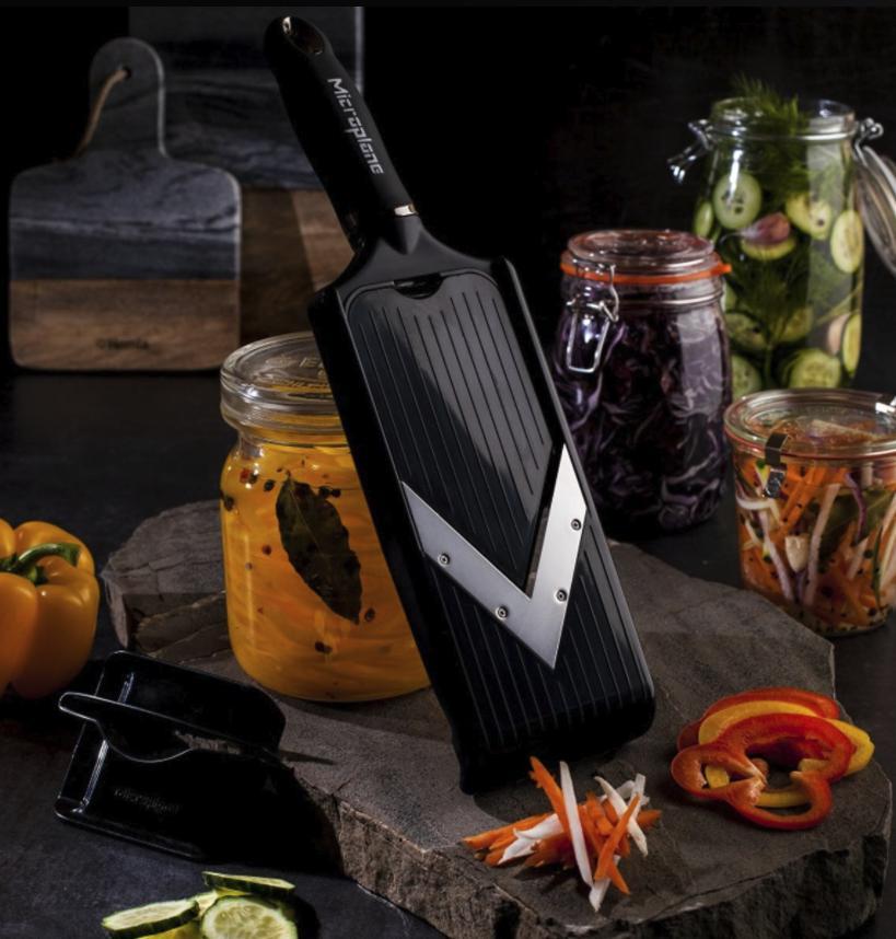 Microplane - Adjustable V-Slicer with Julienne Blade - 48040