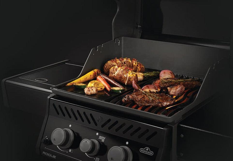 Napoleon - Cast Iron Reversible Griddle for Rogue® 365 & 525 - 56366
