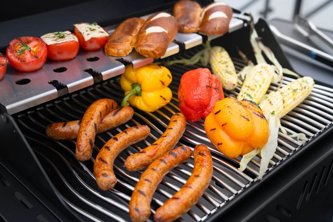 Napoleon - Phantom Rogue® PRO-S 425 Propane Gas Grill with Infrared Side and Rear Burners, Matte Black - RPS425RSIBPK-2-PHM