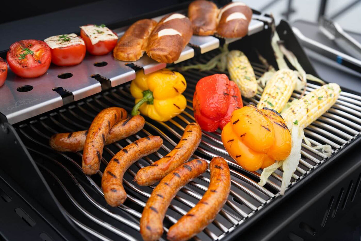 Napoleon - Phantom Rogue® PRO-S 425 Natural Gas Grill with Infrared Side and Rear Burners, Matte Black - RPS425RSIBNK-2-PHM