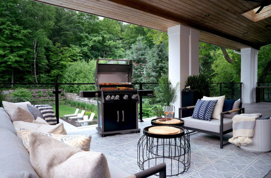 Napoleon - Rogue® PRO 525 Propane Gas Grill with Infrared Side Burner, Black - RP525SIBPK-2