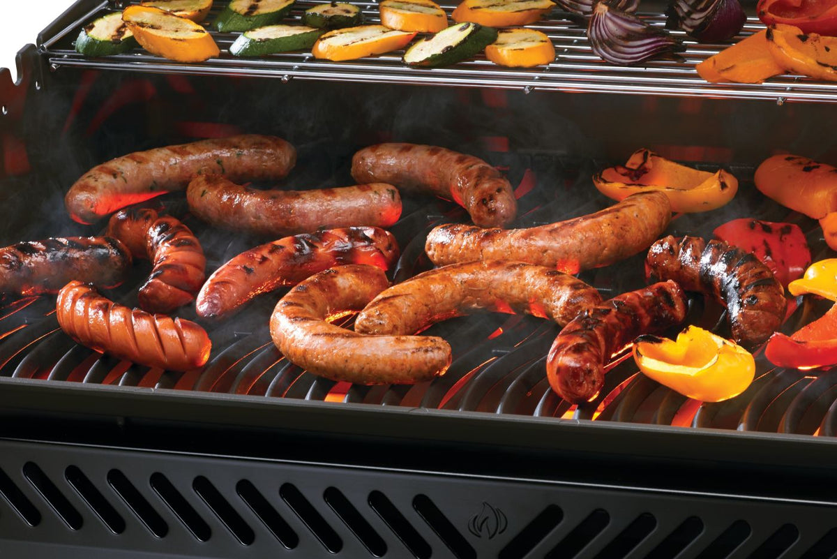 Napoleon - Rogue® PRO 625 Natural Gas Grill with Infrared Side Burner, Black - RP625SIBNK-2