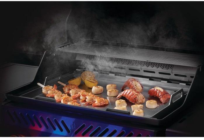 Napoleon - Stainless Steel Griddle Insert for All Rogue and Freestyle 425 Models - 56093