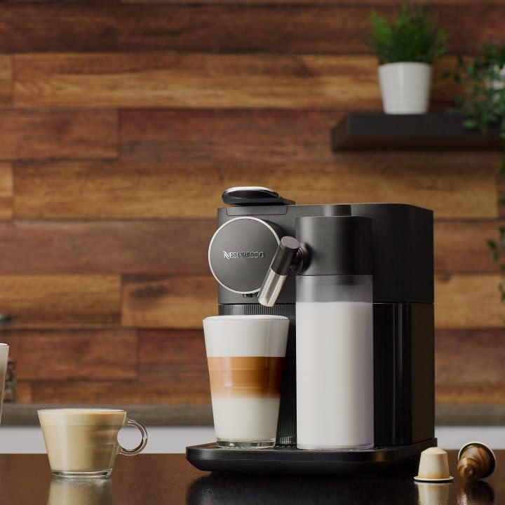 Nespresso - Black Gran Lattissima Espresso Machine by De’Longhi - EN640BCA
